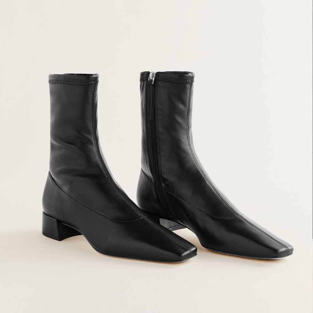 Reformation Rosina ankle boot size 7, black leather